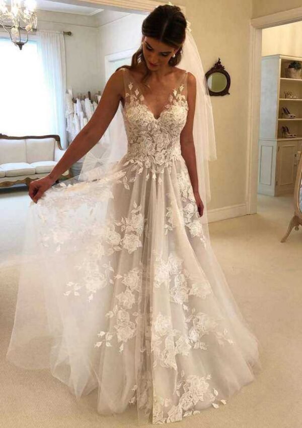 Tulle Wedding Dress A-Line/Princess V-Neck Sweep